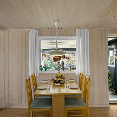 Ingalil - 200m From The Sea By Interhome Feriehus