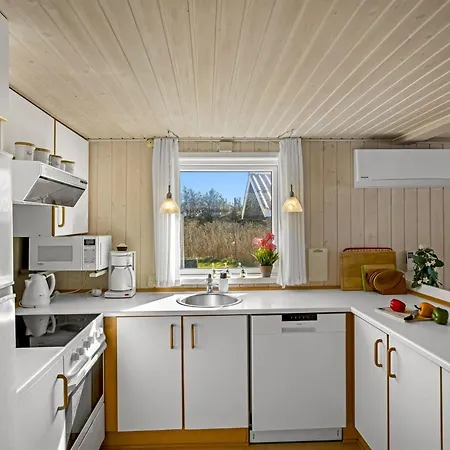 Ingalil - 200m From The Sea By Interhome *